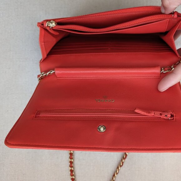 Chanel Classic Wallet on Chain in Pink - Picture 5 of 15